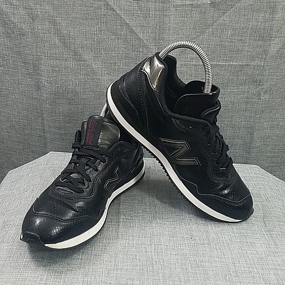 New Balance Shoes - New Balance sola sleek black leather trainers athletic sneakers women's 7.5
